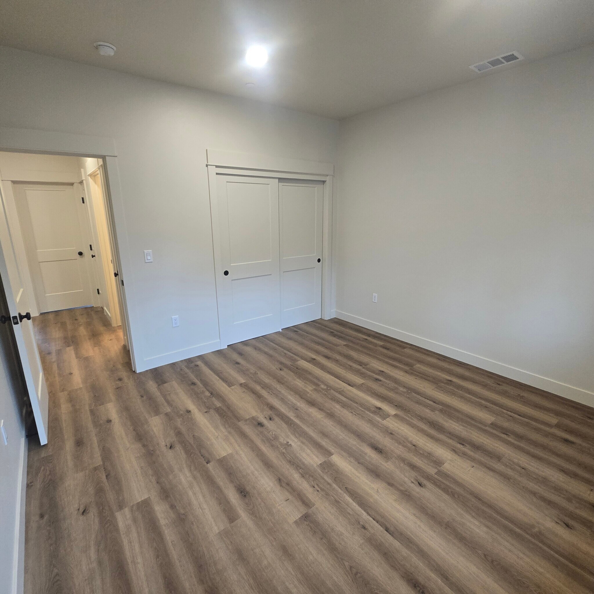 Building Photo - 6077 N Libby Rd