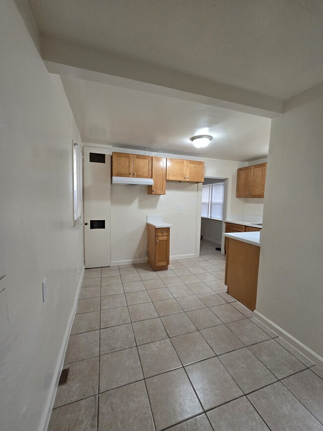 kitchen - 1203 N Spring Ave