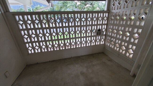 Building Photo - Crown Terrace single story with attached s...