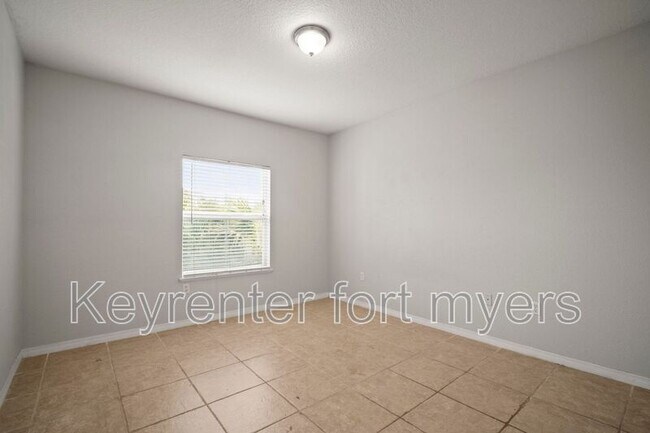 Building Photo - 11550 Villa Grand