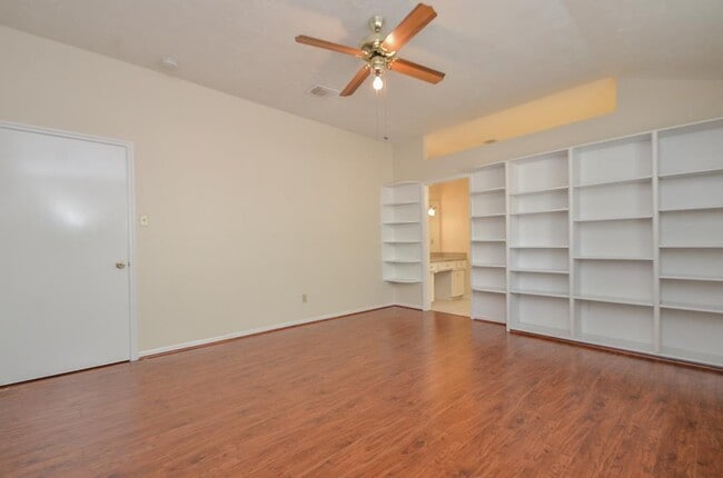 Building Photo - 1035 Western Meadows Dr