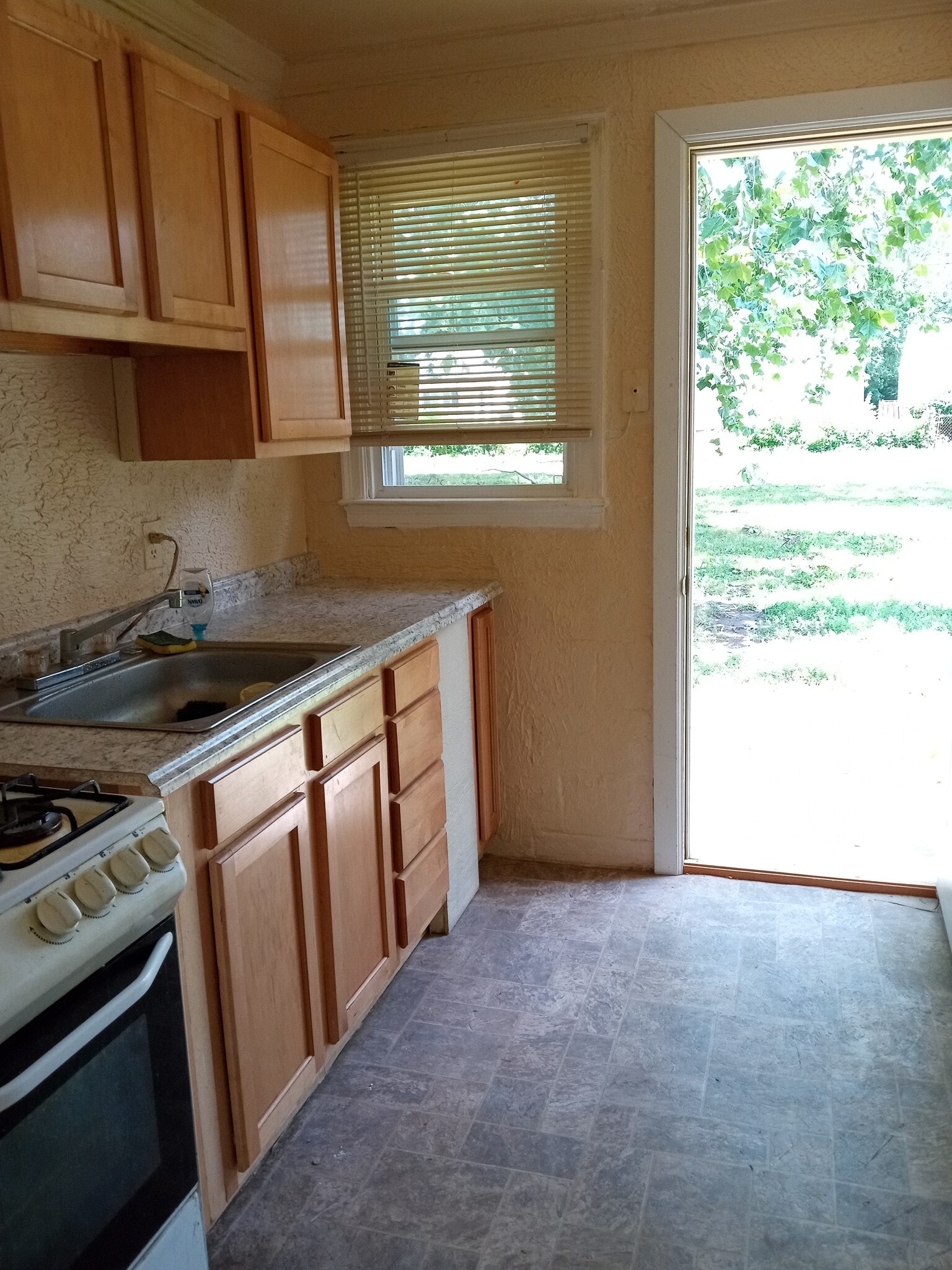 Building Photo - 2941 Schofield Ave