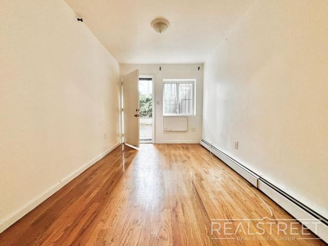 Building Photo - 3 bedroom in BROOKLYN NY 11221