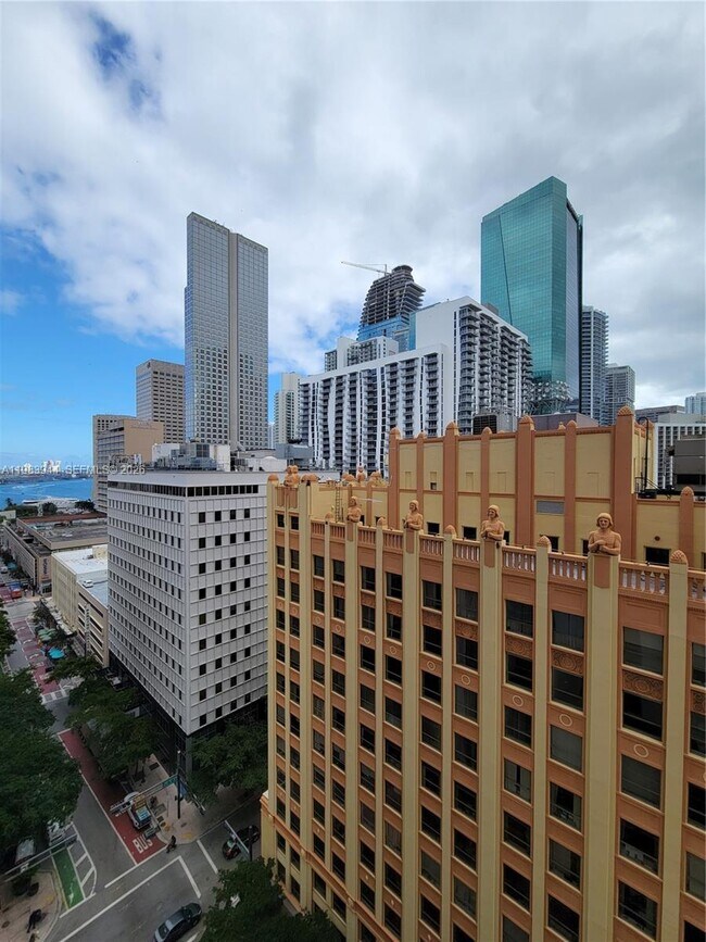 Building Photo - 151 SE 1st St