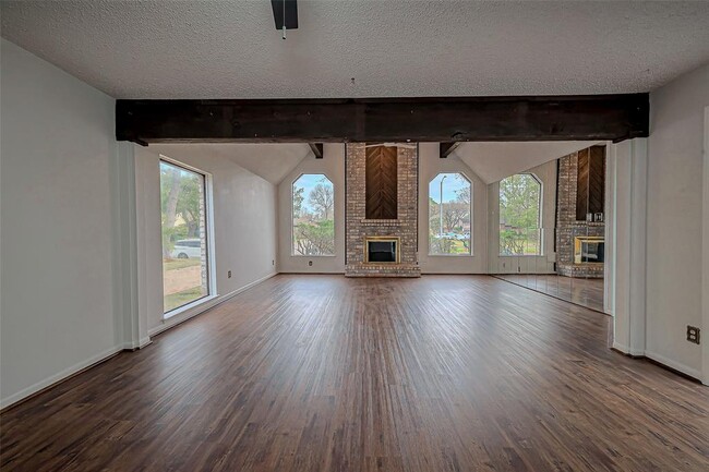 Building Photo - 15030 St Cloud Dr
