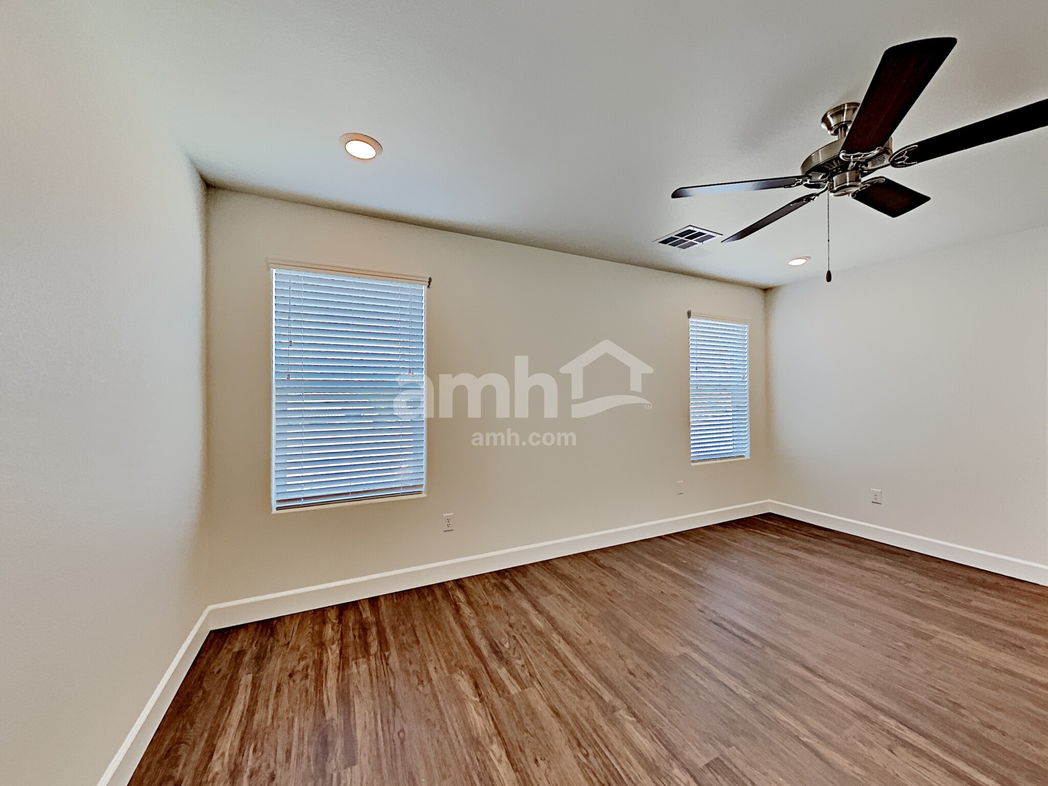 Building Photo - 1522 Garden Swing Ave