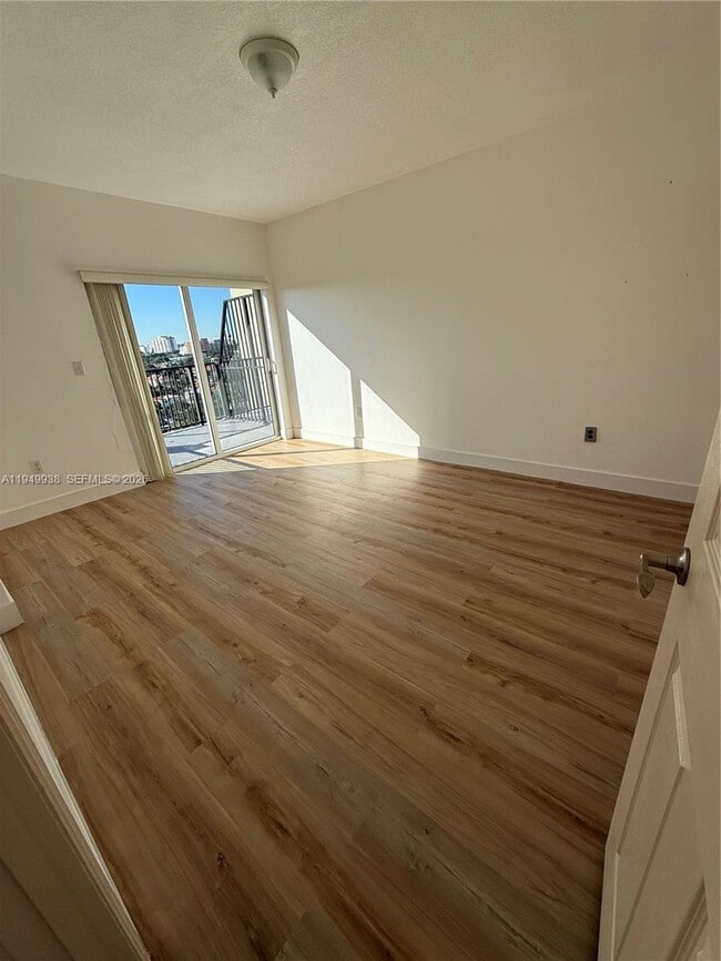 Building Photo - 3410 Coral Wy