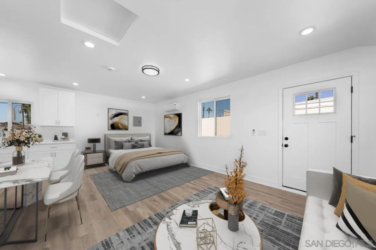 Building Photo - 622 I St