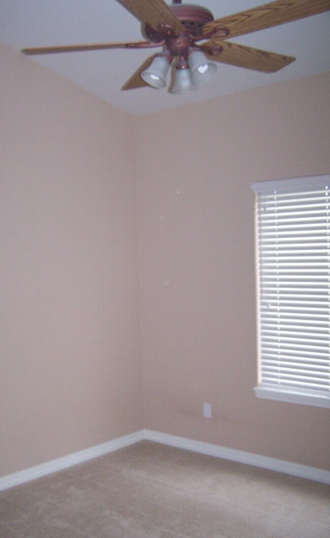 Building Photo - 2361 Craycroft Dr