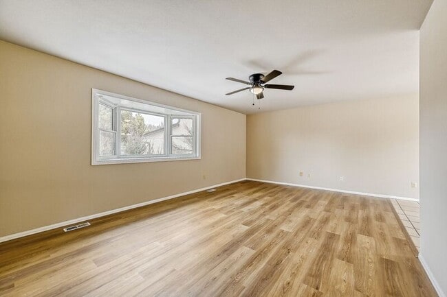 Building Photo - 5355 N Carefree Cir