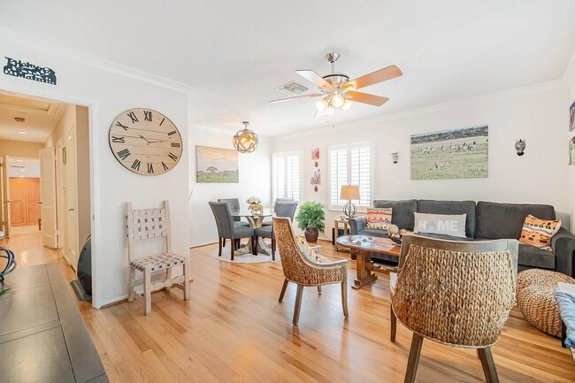 Building Photo - 2120 N Valley St