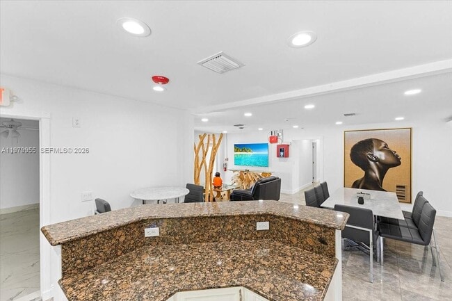 Building Photo - 2925 Coral Shores Dr