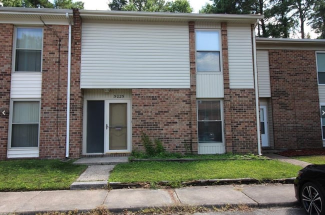 Building Photo - 5025 Eaton Ct
