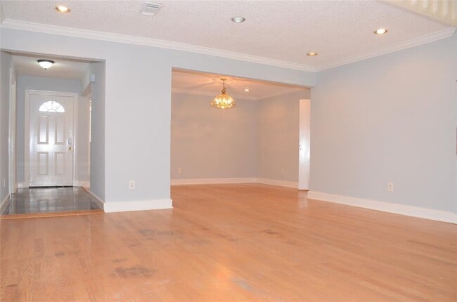 Building Photo - 6502 Briar Terrace Dr