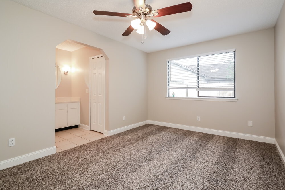 Building Photo - 1752 St Ives Dr