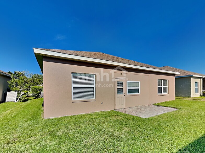 Building Photo - 823 Springwood Cir