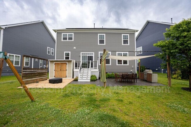 Building Photo - 2425 Morgans Point Dr