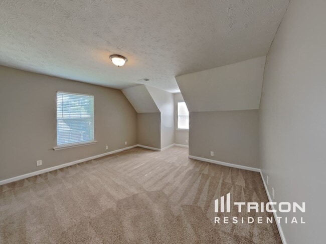 Building Photo - 1526 Amberwood Cir