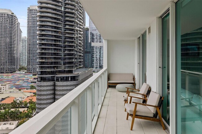 Building Photo - 1080 Brickell Ave
