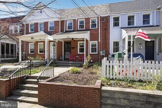 Building Photo - 32 Farragut Pl NW