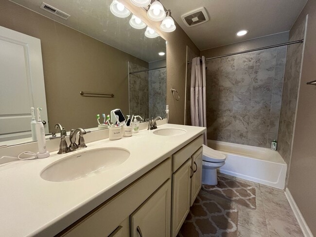 Building Photo - Beautiful Home in South Fort Collins