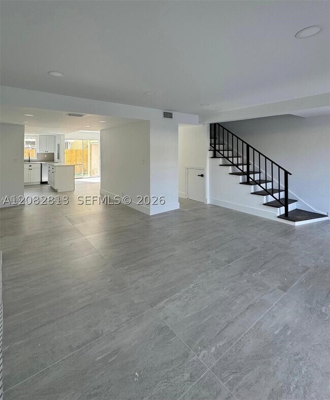 Building Photo - 6628 SW 41st St