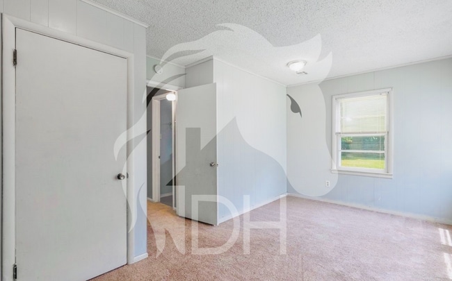 Building Photo - "Charming 3-Bedroom Oasis with 2 Full Baths in the Heart of Vinita!"