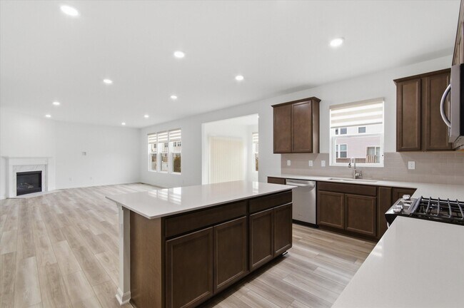 Building Photo - 709 Risdon Trail S