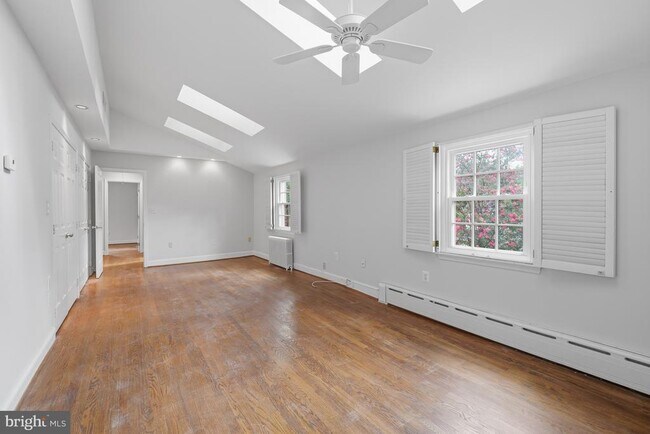 Building Photo - 8222 Larry Pl