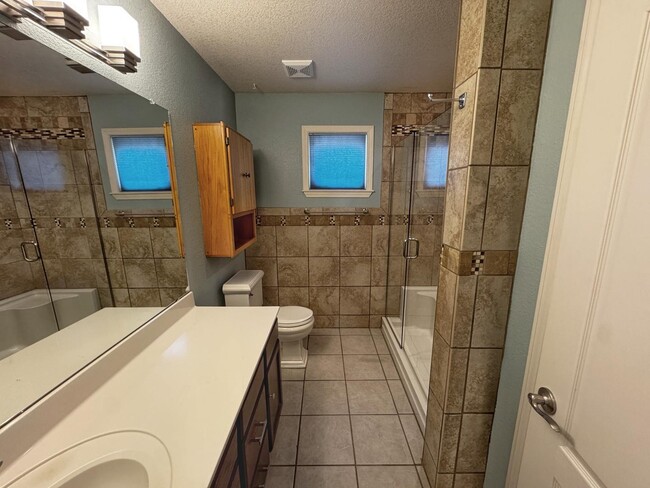Building Photo - 8608 Quail Creek Ct NE
