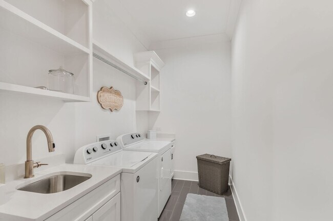 Building Photo - 59 Brookwood Terrace