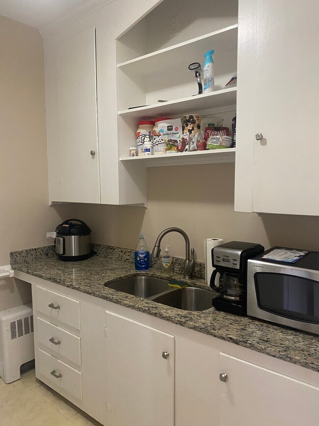 Building Photo - 107 Bellevue Ave