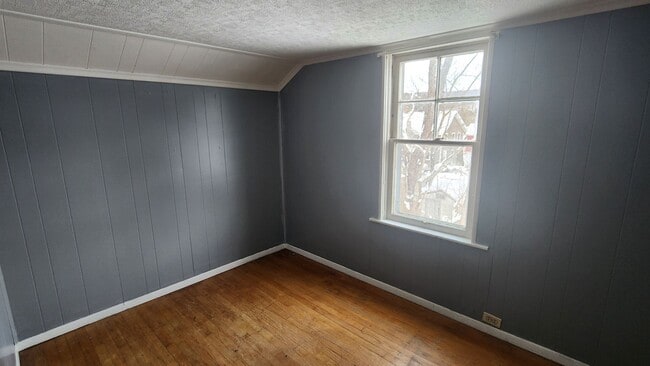 Building Photo - Cozy 3 bedroom Cape Cod with attached garage! First floor offers living room, formal dining, and ...