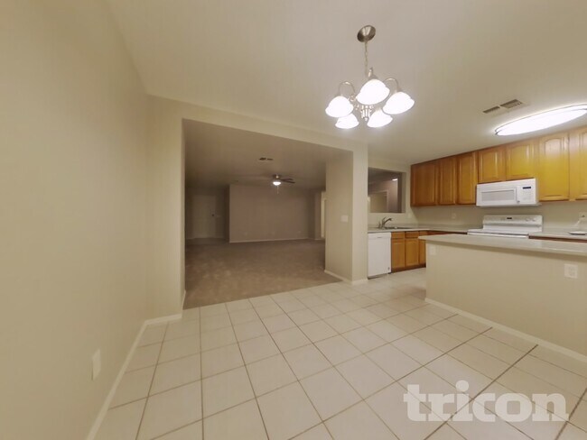 Building Photo - 11522 W Charter Oak Rd