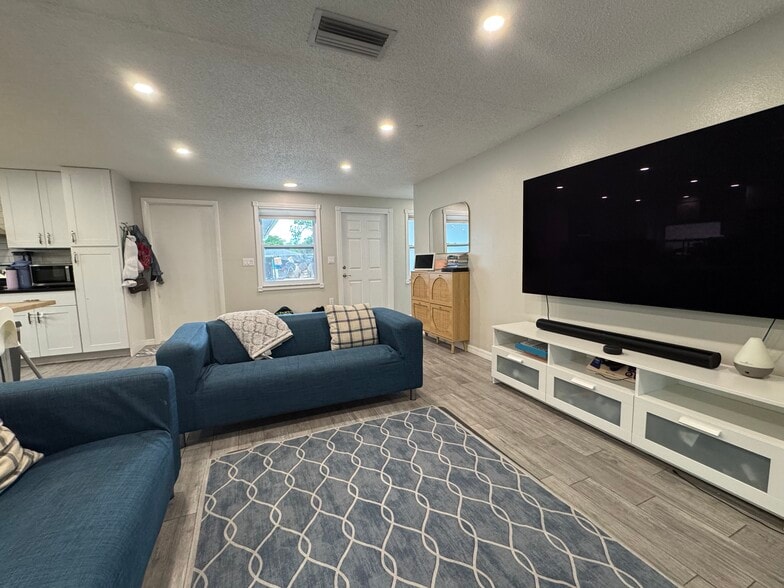 Building Photo - 3930 Cochise Ter
