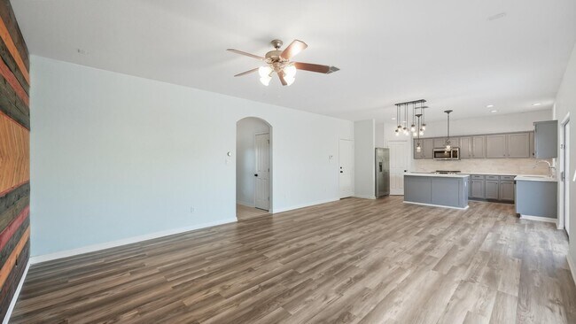 Building Photo - 568 Slippery Rock