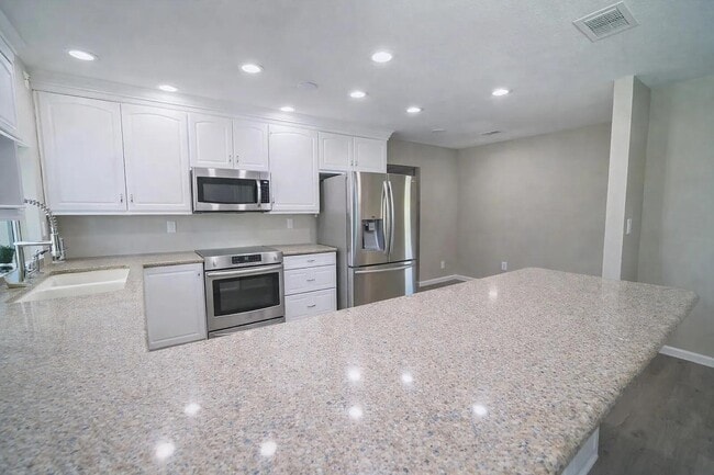 Building Photo - 5046 E Columbine Dr