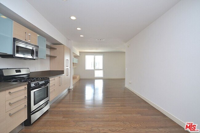 Building Photo - 1234 Wilshire Blvd
