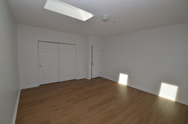 Building Photo - 99 W Wyoming Ave