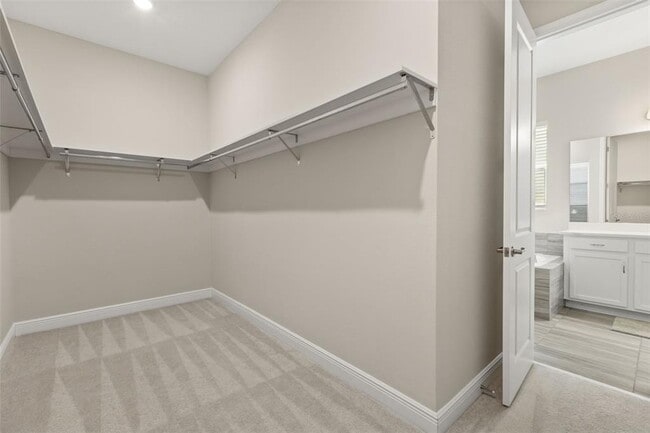 Building Photo - 8373 Ludington Cir
