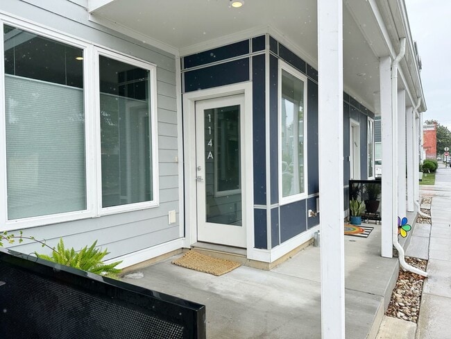 Primary Photo - Modern 2 Bed, 2 Bath Condo with Fenced Yar...