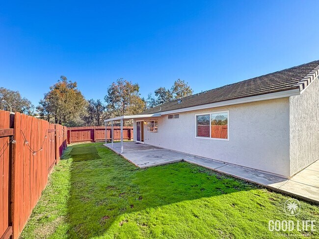 Building Photo - Bright Modern Home in Twin Oaks Golf Course