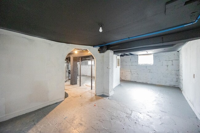 Building Photo - 2257 E 80th St