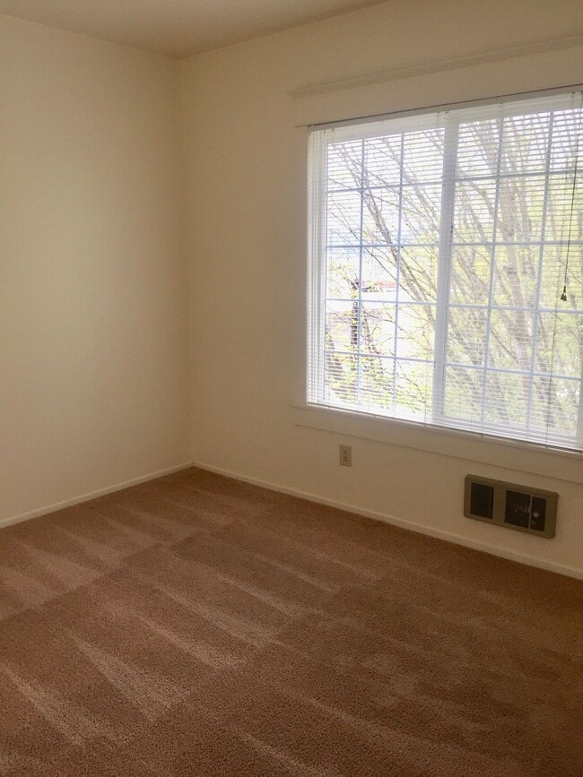 Floorplan - Vancouver Ave.