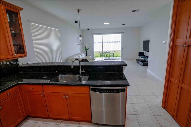 Building Photo - 4537 SW 183rd Ave