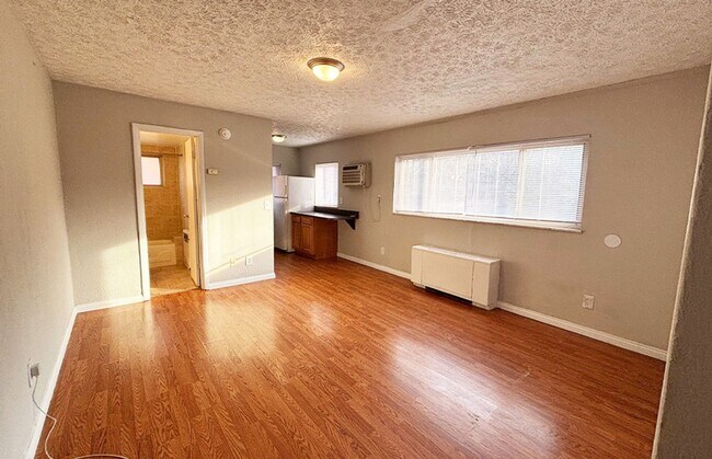 Building Photo - 555 Lowell Ave