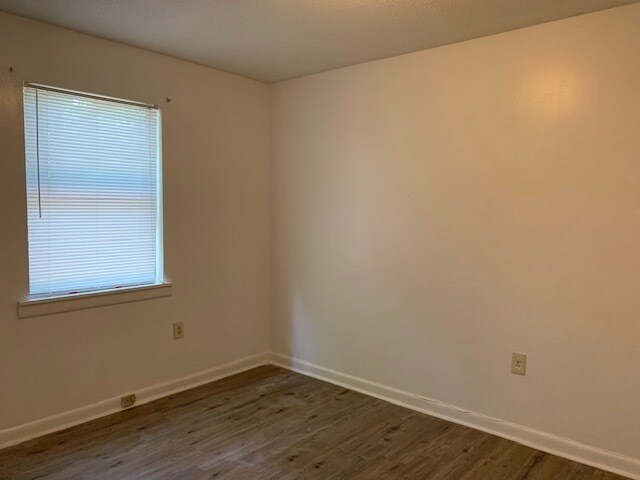 Building Photo - Great Apartment in the Heart of Madison