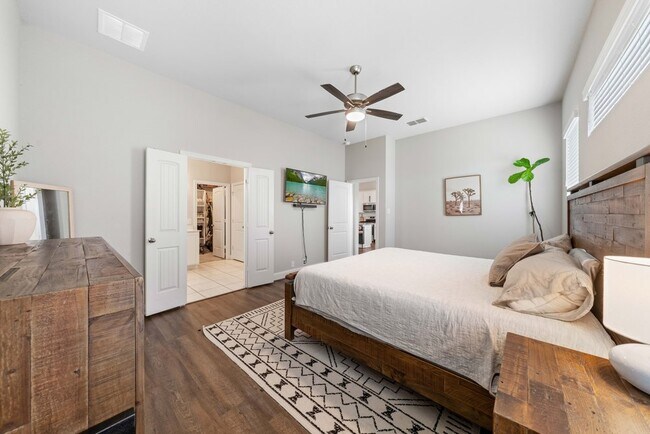 Building Photo - Spacious 4-Bed Oasis with Pool Access & Modern Upgrades in New Braunfels