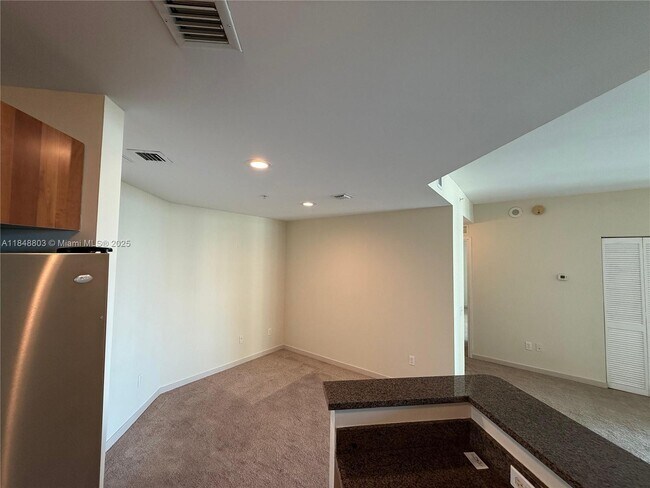 Building Photo - 300 S Biscayne Blvd