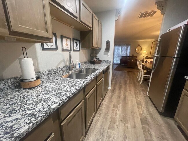 Building Photo - Recently Renovated Furnished 3 Bedroom 2 Bath Condo/ Apartment for Rent in Branson, MO